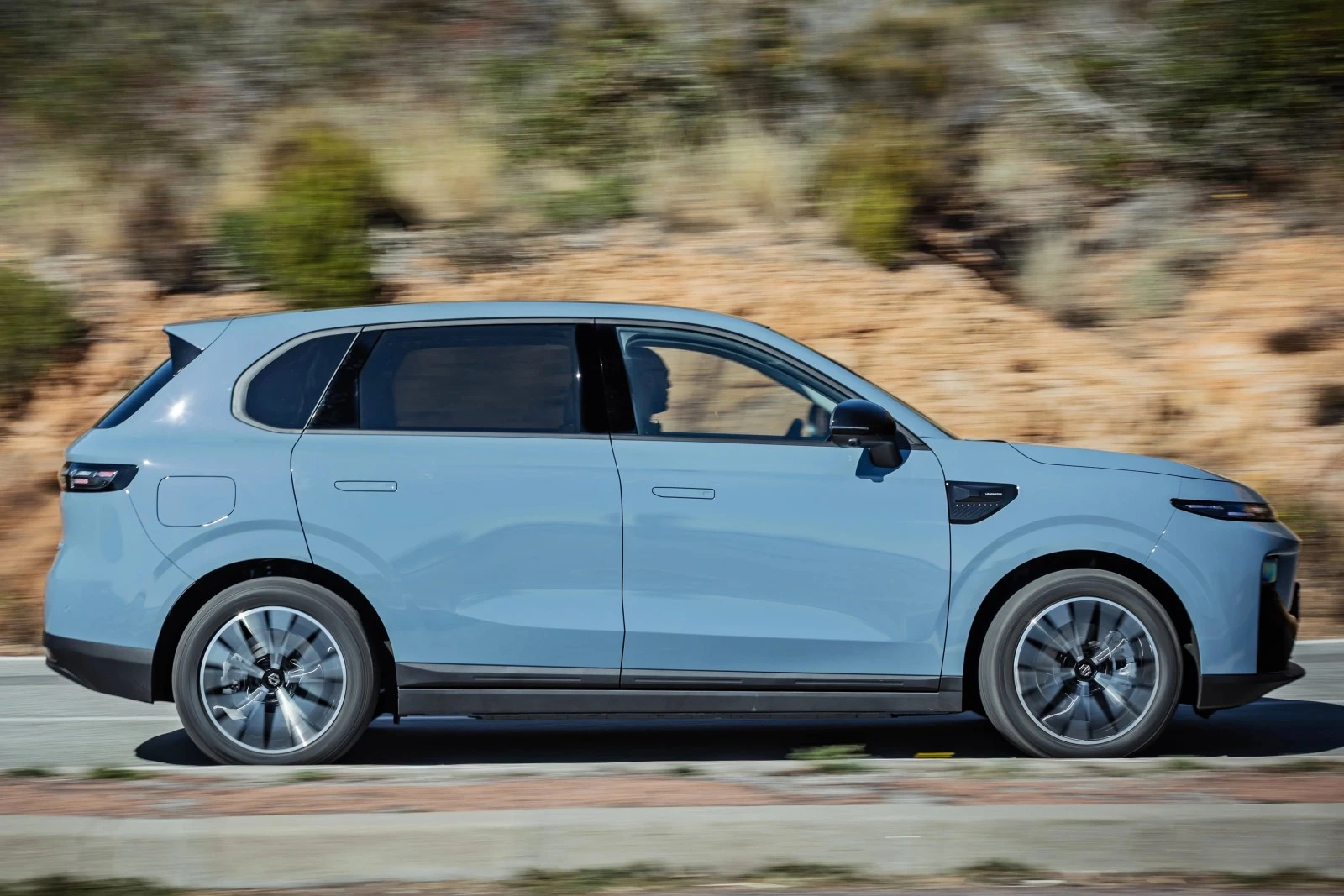 Leapmotor B10 Hybrid EV 