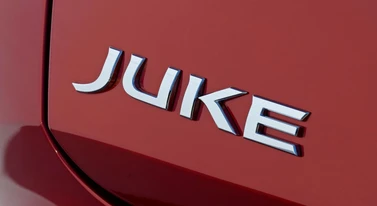 Nowy crossover Nissana przyłapany. Kamuflaż mu nie pomógł