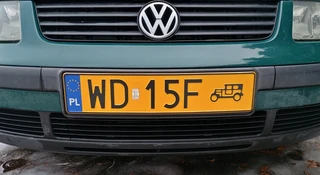 Żółte tablice rejestracyjne