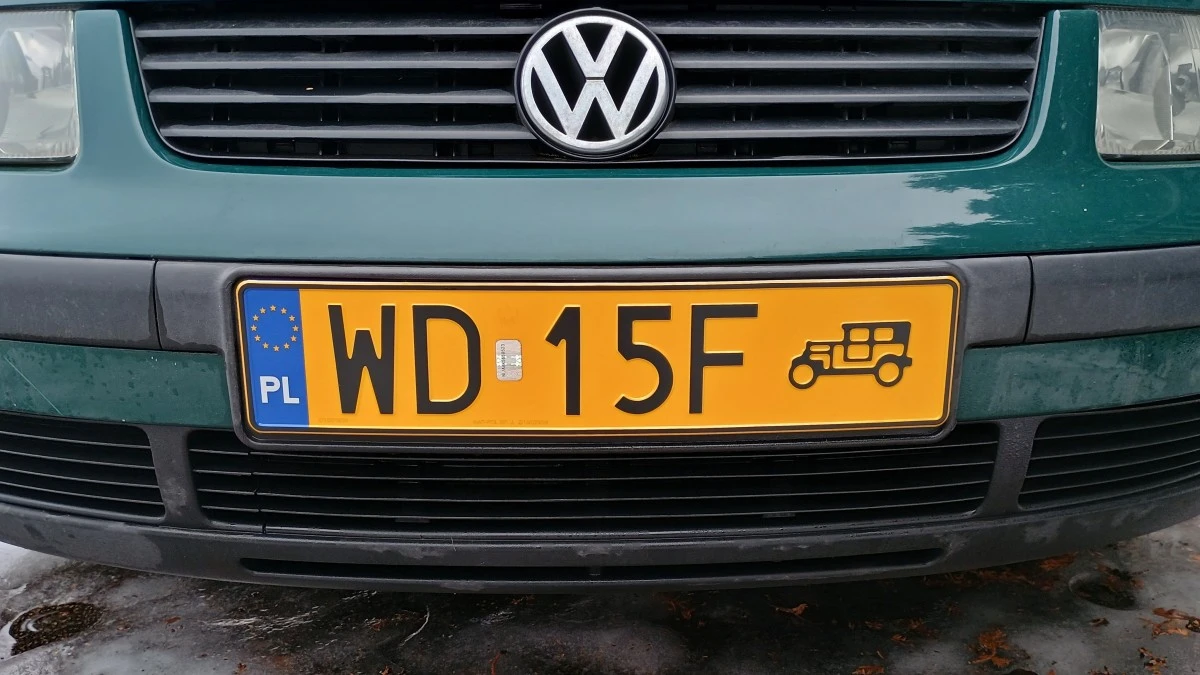 Żółte tablice rejestracyjne
