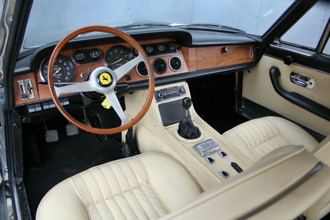 Ferrari 330 GT 