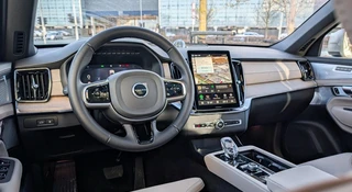 Wchodzisz do salonu, a tam muzeum. Te auta nie chcą odejść