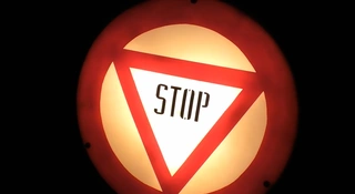 Kiedyś świeciły pełnym blaskiem, dzisiaj straszą. O ile w ogóle jeszcze istnieją