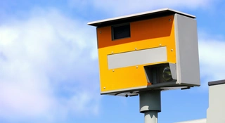 Bat na kierowców wraca do domu. Drukarki pieniędzy w 16 miastach