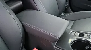 Zajrzałem do podłokietnika w Hondzie Civic. Nie sądziłem, że są tacy sentymentalni