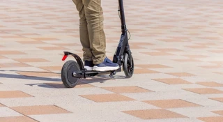 Zabrali się za hulajnogi. Tutaj już sobie nie wjedziesz