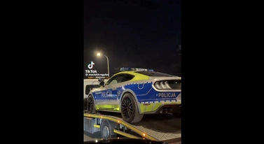 Policjanci mają nowe cacko. Rycząca V8 budzi emocje