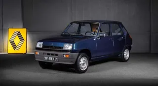 Renault 5 sprzedane za bajońską kwotę. E-Tech okazuje się taniochą