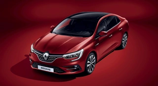 Nowe Renault tańsze o 21 000 zł. Lej benzynę i jedź