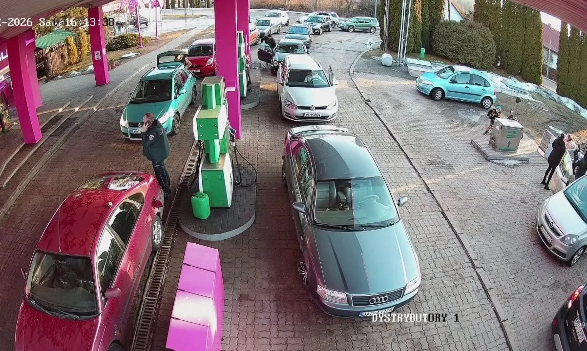 Tankujesz teraz, bo boisz się podwyżek? Idź lepiej pozbieraj butelki ze śmietnika