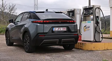 Jeździłem nowym SUV-em Toyoty. Jest szybki jak GR Yaris i nie trzeba go tankować