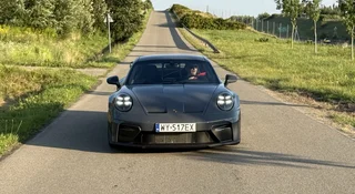 Musisz jeździć wolniej o 10 km/h. Inaczej spowodujesz drogie paliwo