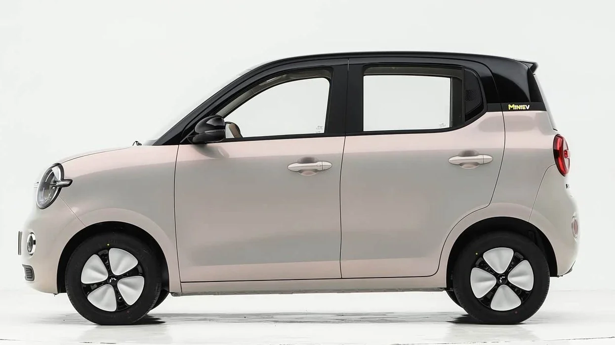 https://cdn-ab.spidersweb.pl/2026/03/wuling-hongguang-miniev-bok-0403226.jpg