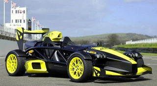 525 KM w aucie niewiele cięższym od Malucha. Spiesz się po 1 z 25 egzemplarzy