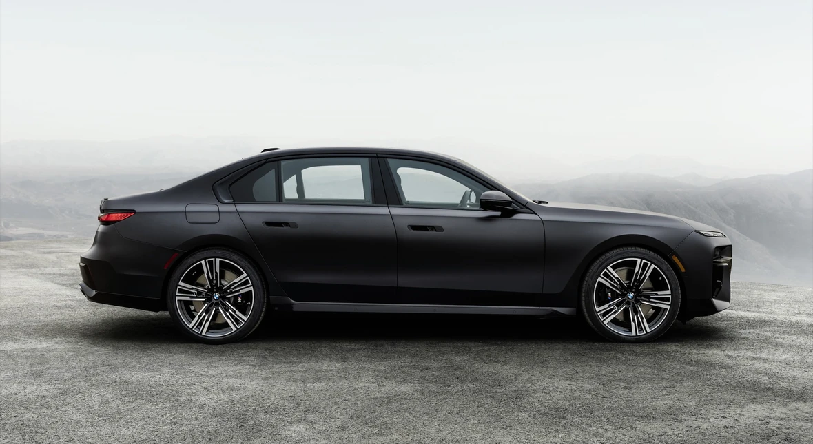 Image for Tak wygląda nowe BMW serii 7. Duży ekran ma małego braciszka