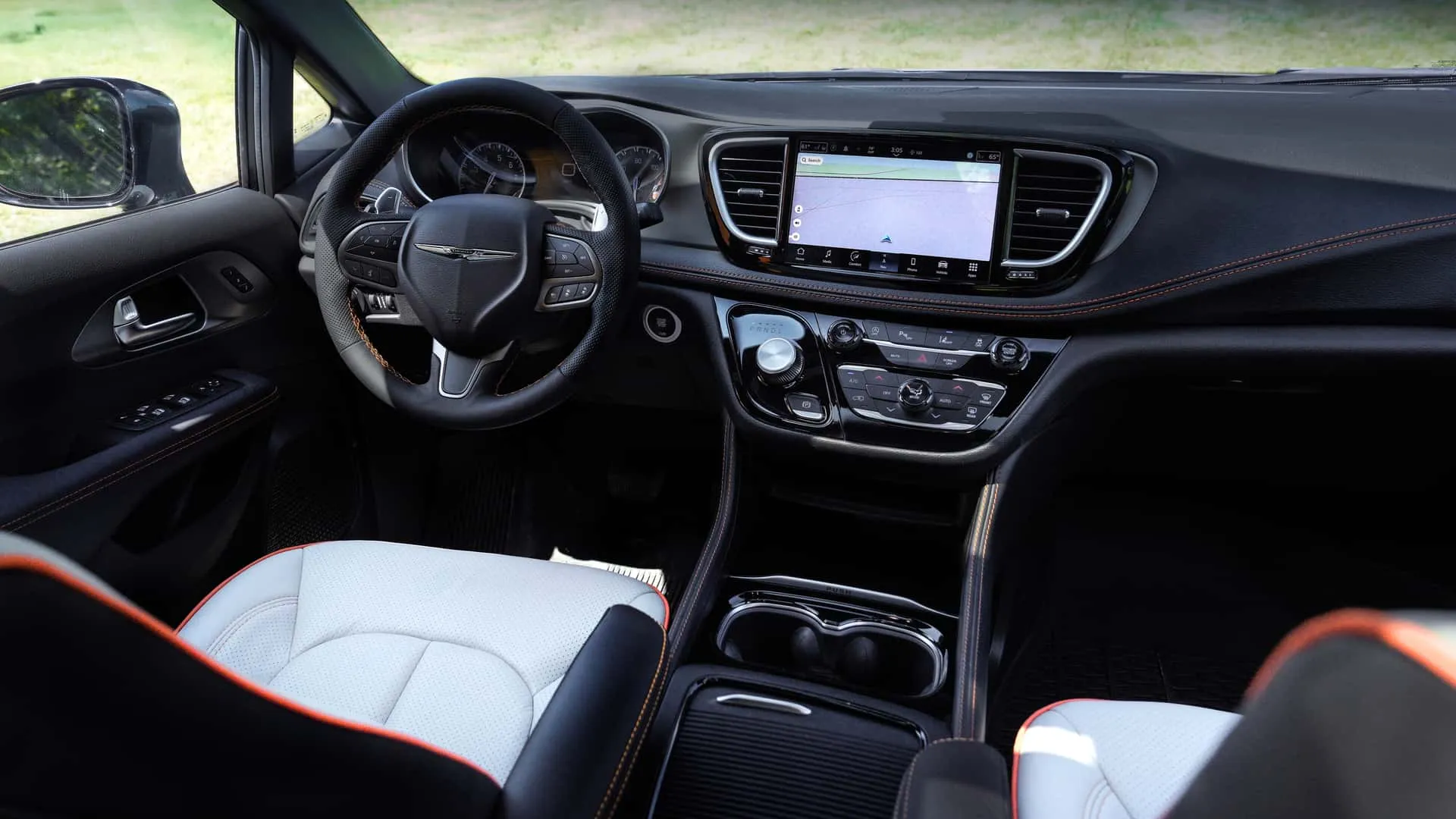 https://cdn-ab.spidersweb.pl/2026/04/chrysler-pacifica-grizzly-peak-wnetrze.jpg