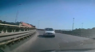 Jechała pod prąd i doprowadziła do kolizji. Ludzie powiesili kogoś innego