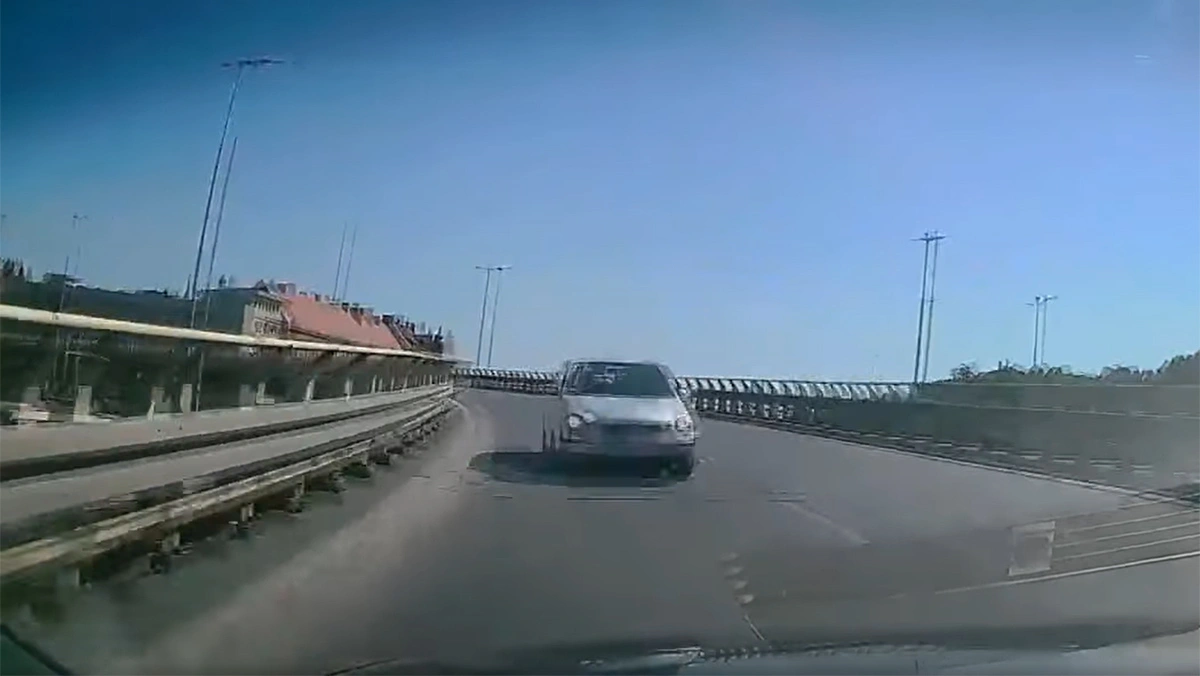 Jechała pod prąd i doprowadziła do kolizji. Ludzie powiesili kogoś innego