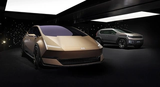 Oto nowy Hyundai i jeszcze jeden. Donoszę, iż mają charakter galaktyczny