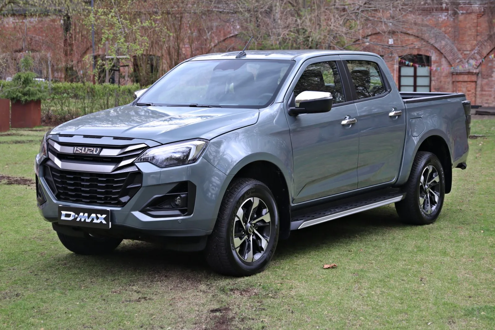 Isuzu D-Max 2026 - przód 