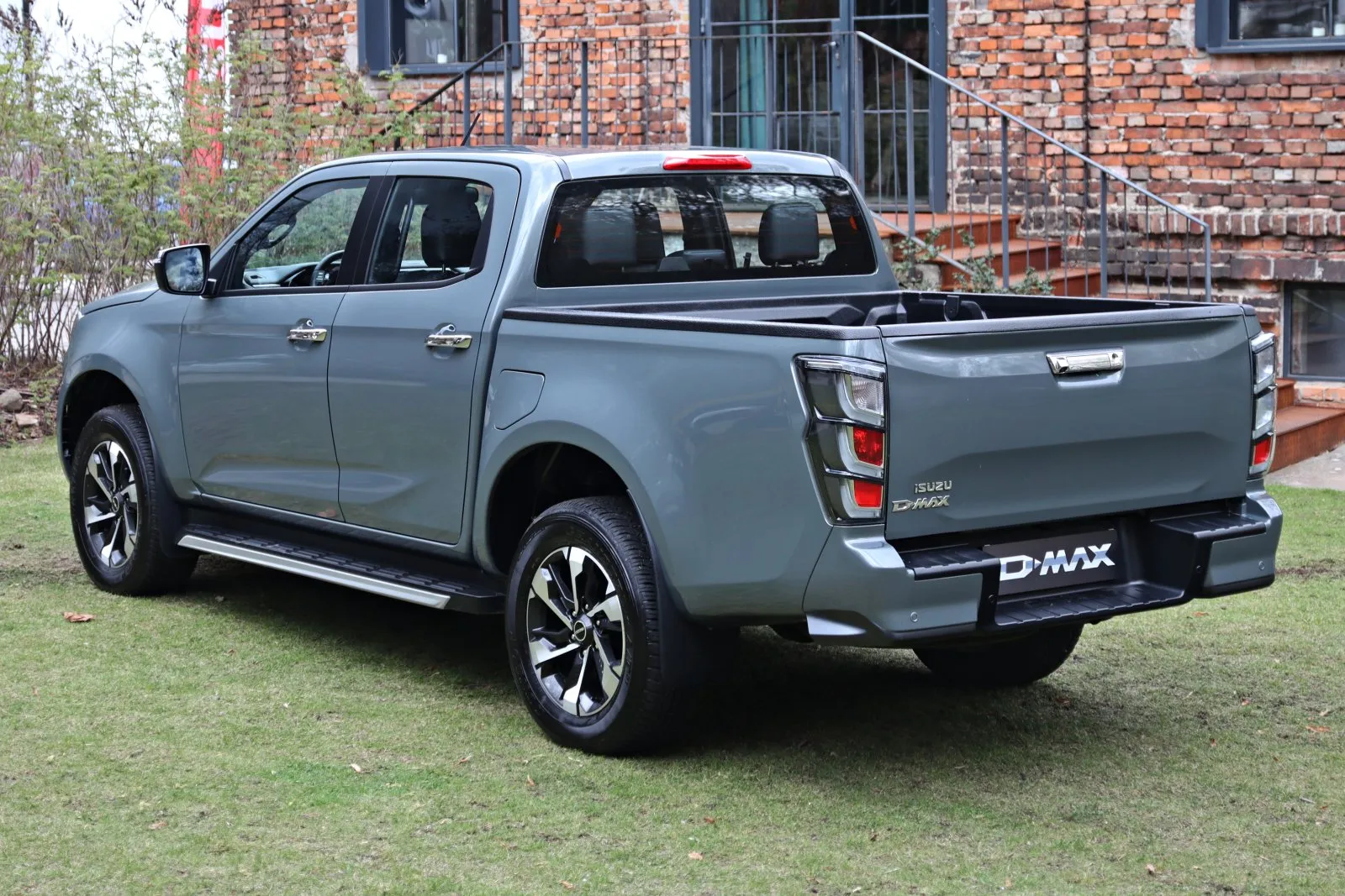 Isuzu D-Max 2026 - tył 