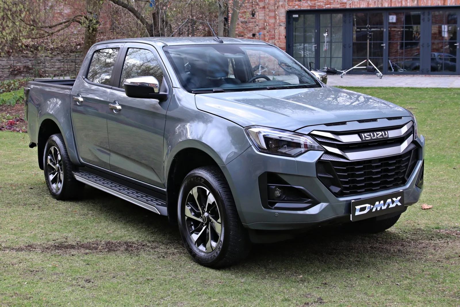 Isuzu D-Max 2026 - przód 
