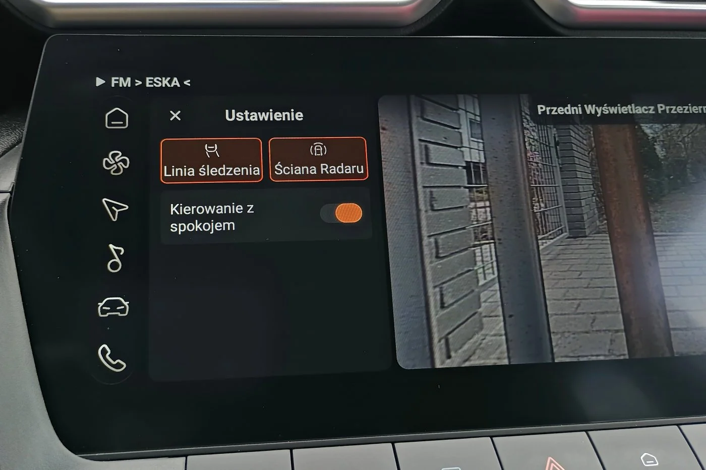 MG ZS - system multimedialny