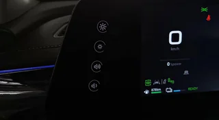 Chciałem zmienić głośność radia w chińskim SUV-ie. Ogłuchłem, gdy włączyłem migacz