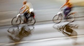 Rowerzyści zapominają o tych przepisach. 5 zasad, które cię uchronią