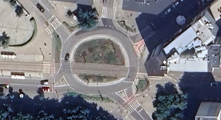 Z daleka to zwykłe rondo. Bliskość sprawi, że pojedziesz prosto