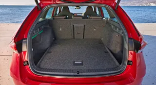 Szybkie kombi Skody za 165 000 zł. Zapakujesz regał i zamkniesz szafę