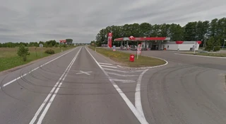 Obsługiwały zastępy podróżnych. Dzisiaj stoją na odludziu