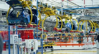 Chińczycy wchodzą tylnymi drzwiami. Uchyla je Stellantis