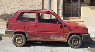 Na Sycylii jest rok 2000. Graciarze tu mdleją