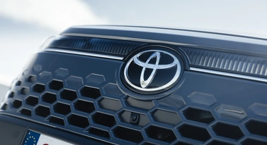 Nowa Toyota Corolla Cross się zbroi. Czuć hitem na kilometr