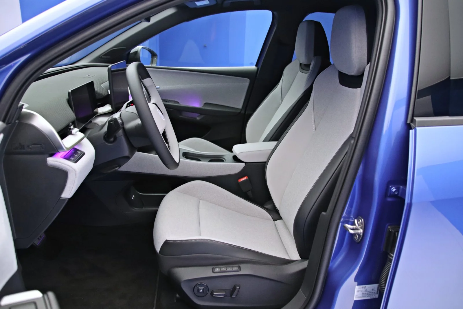 https://cdn-ab.spidersweb.pl/2026/04/vw-id-polo-prezentacja-interior1.jpg
