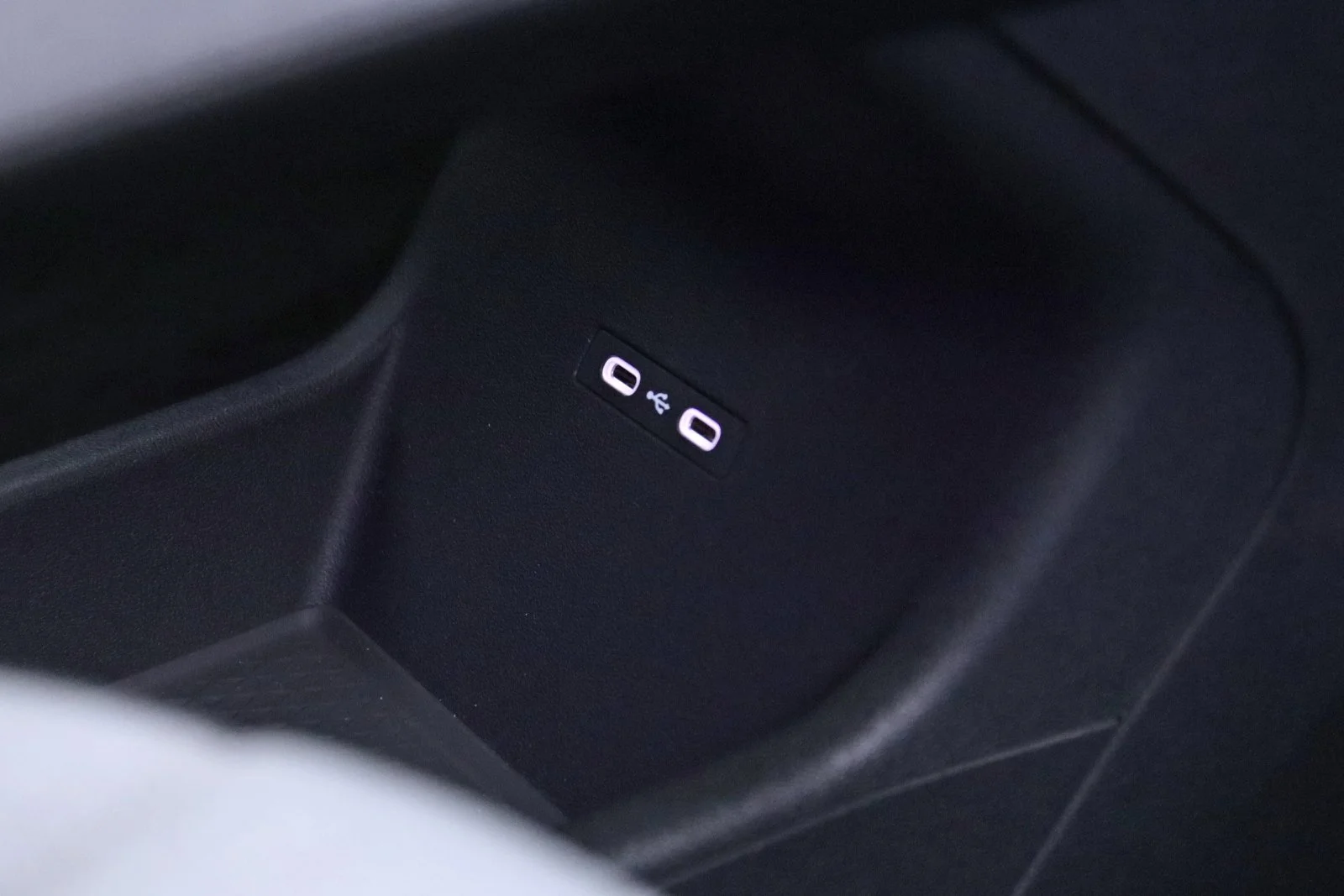 VW ID. Polo - porty USB-C 