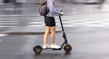Warszawa wypowiada wojnę hulajnogom. Oto nowe przepisy