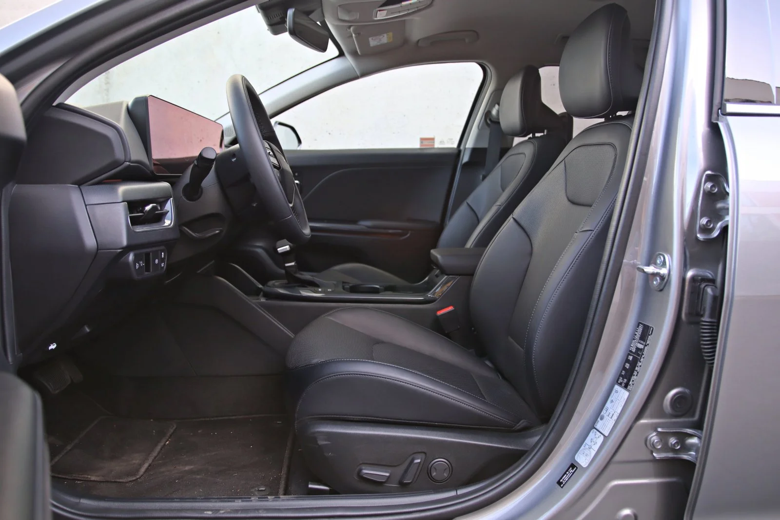 https://cdn-ab.spidersweb.pl/2026/05/kia-k4-kombi-pierwsza-jazda-interior1.jpg