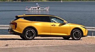 Kia K4 Kombi - bok