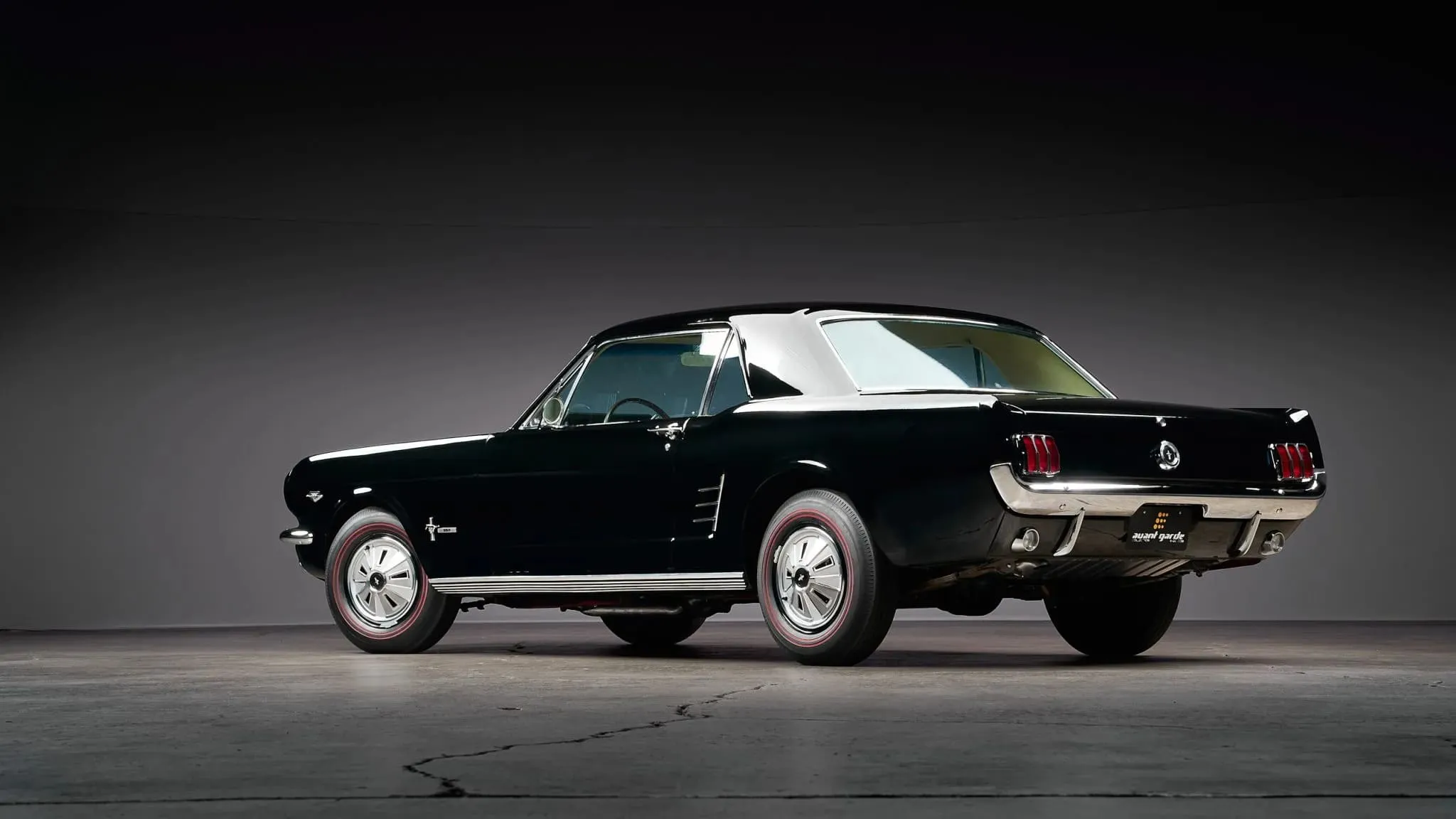 https://cdn-ab.spidersweb.pl/2026/05/mustang-t5-tyl.jpg