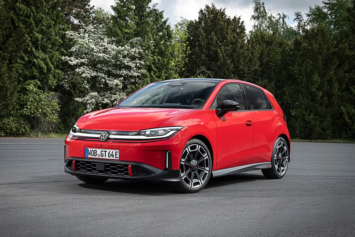 https://cdn-ab.spidersweb.pl/2026/05/volkswagen-id-polo-gti-tesla-porownanie-2.jpg