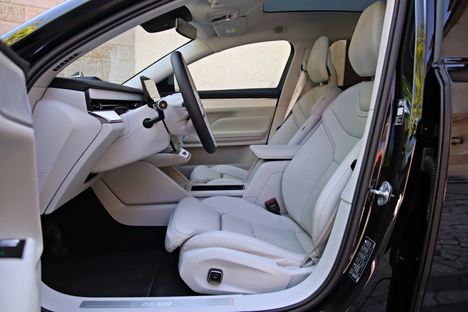 Volvo ES90 - fotele przednie 