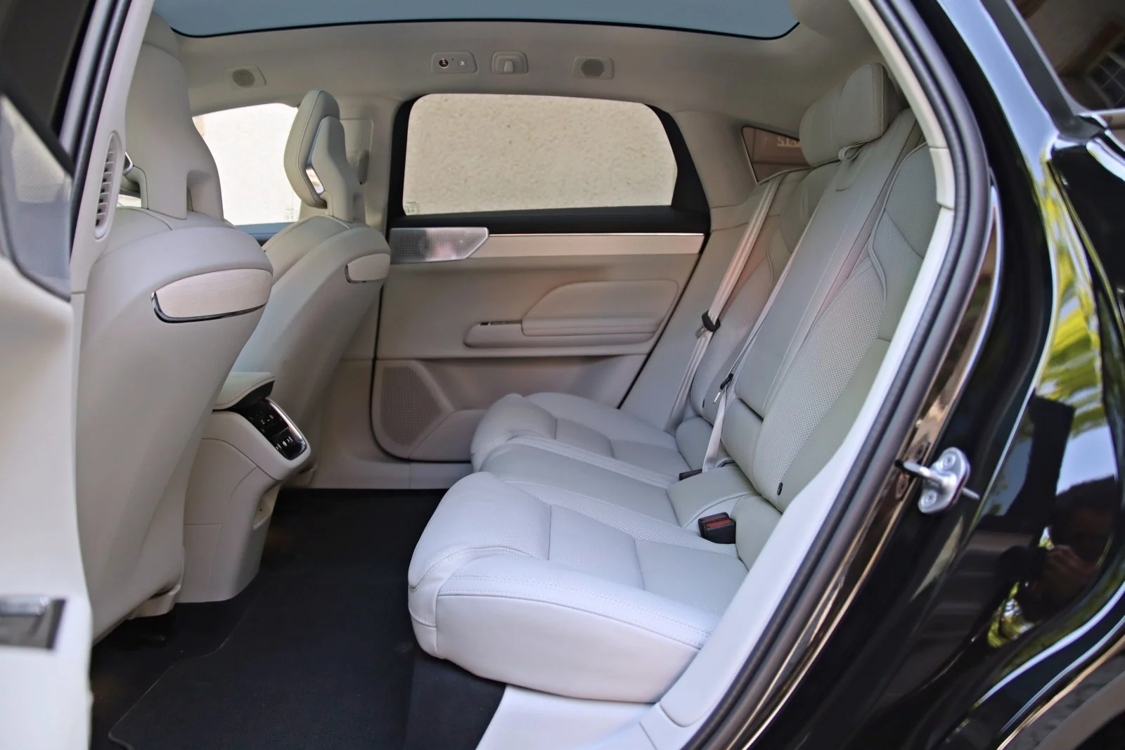 Volvo ES90 - tylna kanapa 