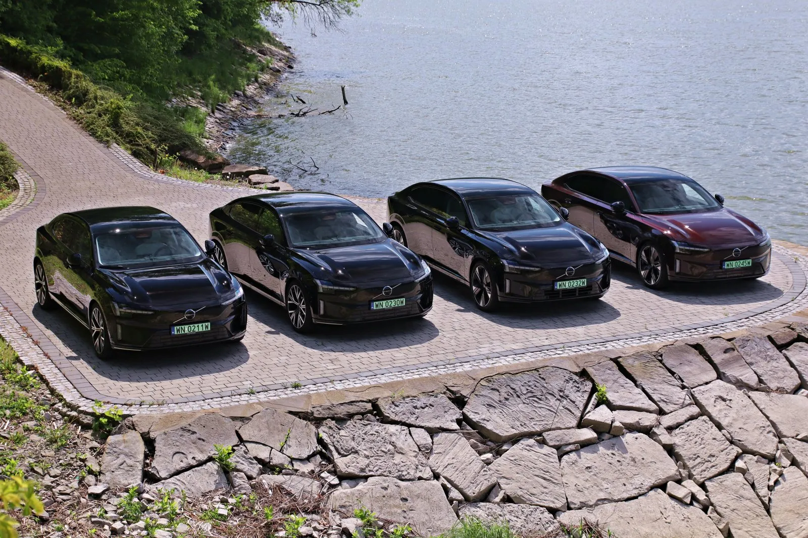 Volvo ES90 - przód 