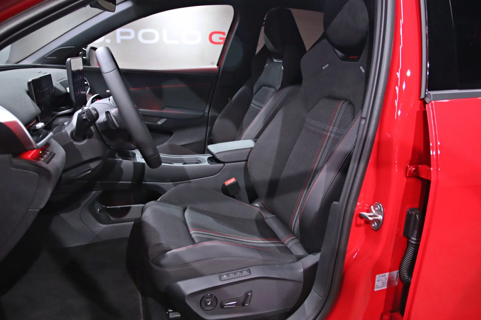 https://cdn-ab.spidersweb.pl/2026/05/vw-id-polo-gti-prezentacja-interior1.jpg