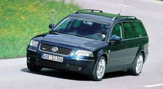 Znalazłem auto dla najprzeciętniejszego z Polaków. Za 9562 zł ma luksusy