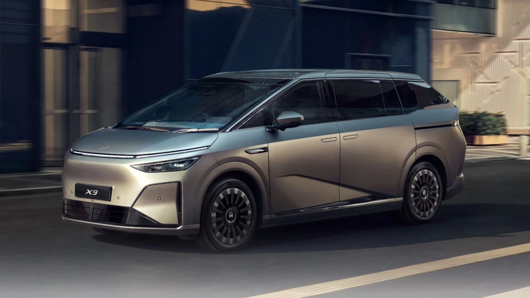 https://cdn-ab.spidersweb.pl/2026/05/xpeng-x9-konfigurator-niemcy-6.jpg
