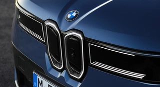 Nowy mały SUV BMW przyłapany. Ze wstydu zakrył zęby bobra
