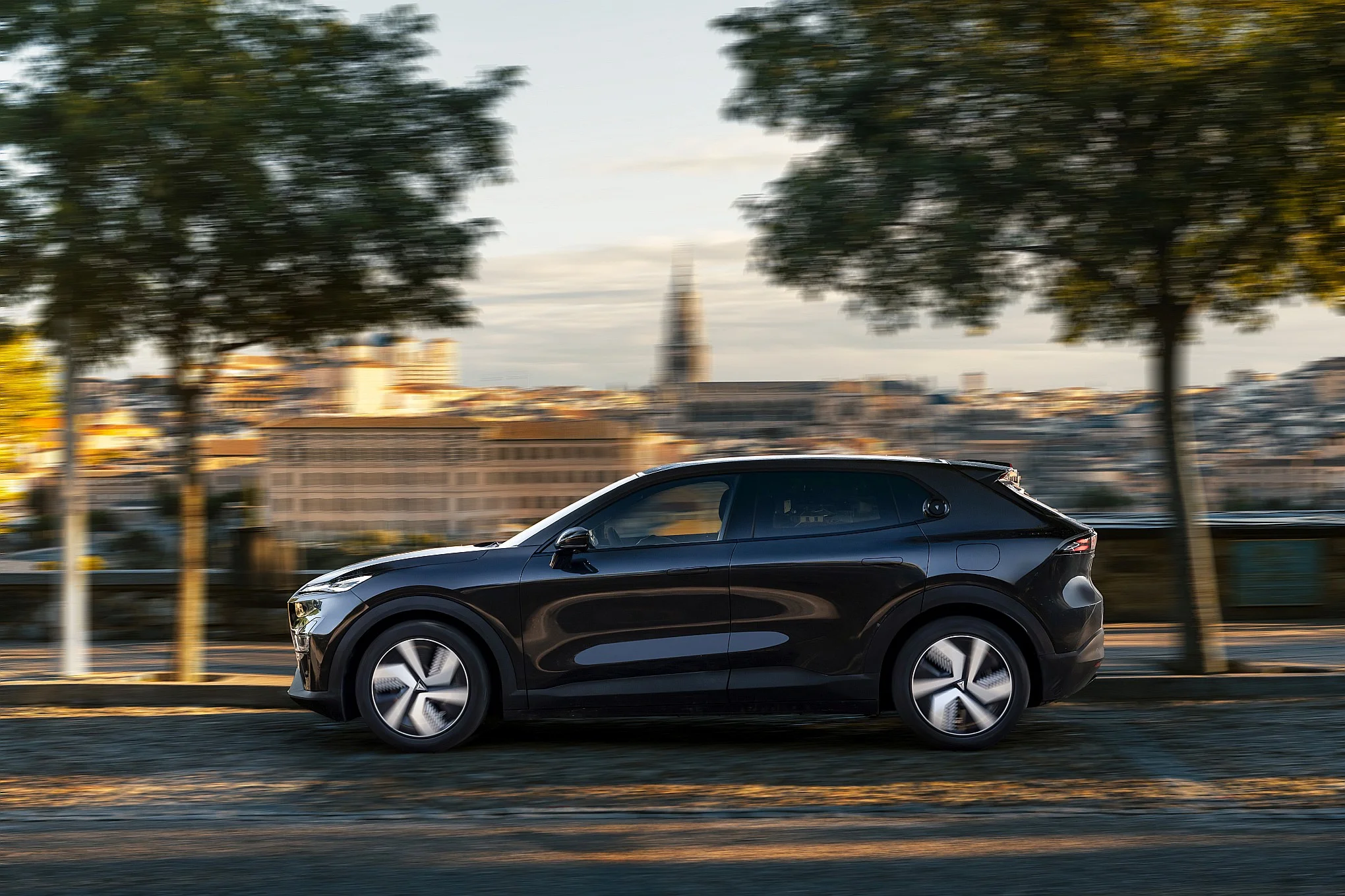 https://cdn-ab.spidersweb.pl/2026/06/changan-deepal-s05-phev-sylwetka.jpg